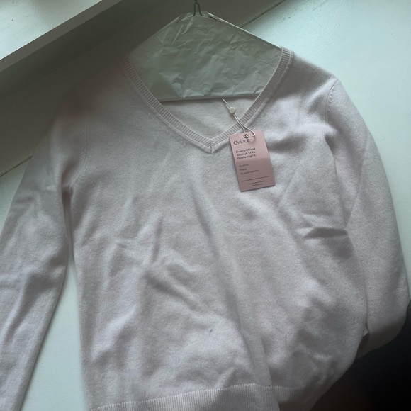 Pink sweater NWT - Picture 3 of 4